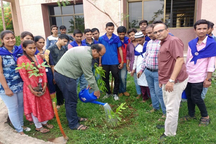 https://cache.careers360.mobi/media/colleges/social-media/media-gallery/25870/2020/2/3/Plantation of Government Polytechnic Godhra_Others.jpg